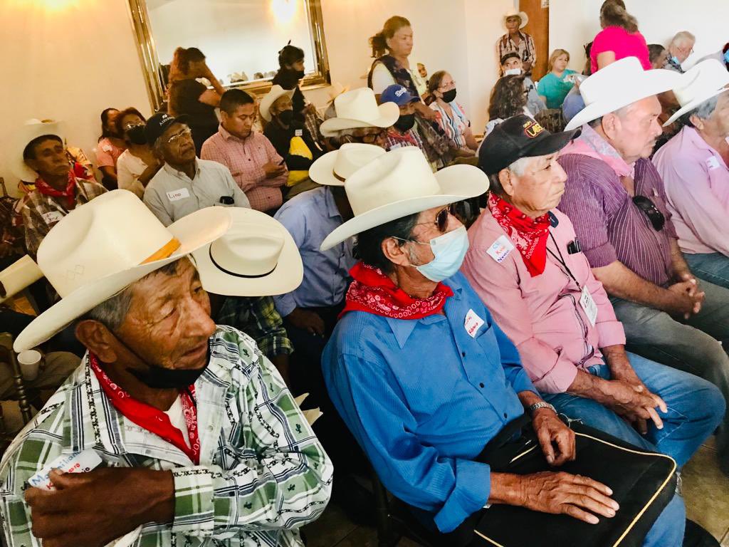INPImx's tweet photo. El Plan de Justicia del Pueblo Yoreme Mayo de #Sonora, se construye con el consenso de las autoridades tradicionales para reivindicar sus legítimas demandas.

El @GobiernoMX atiende y escucha sus planteamientos sobre territorios, agua, cultura y desarrollo económico. https://t.co/7ZxD7agj3l
