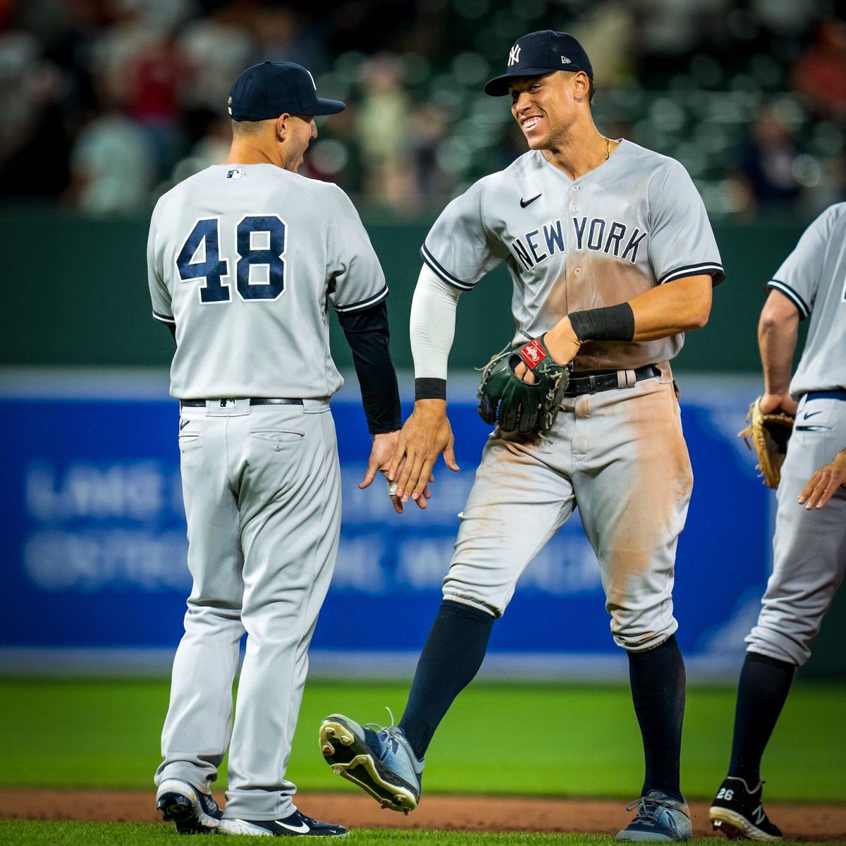 Yankees's tweet photo. How we feelin' today, Yankees fans? https://t.co/TNi4ZXv3GX