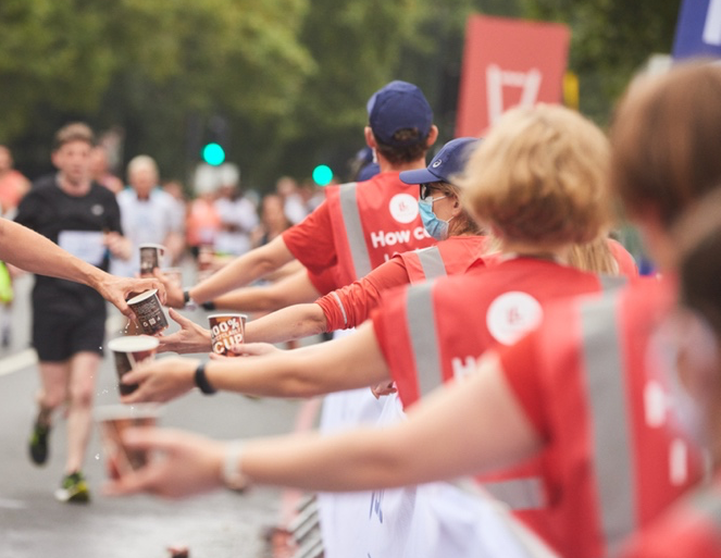 HackneyMoves's tweet photo. We like to make sure that our Hackney Half runners get plenty of hydration out on the course, and #LSCVolunteers are the amazing folk that help with this. There are still some spots to get involved! Do you want to join the crew? Find out more here 👉 https://t.co/jP4rLxGpYv https://t.co/kImXIs7EdS