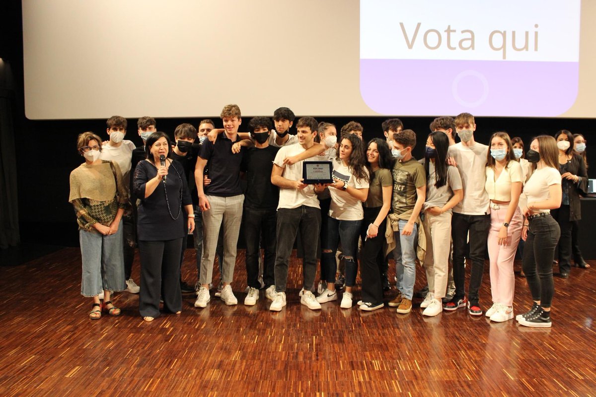 ACLI_Roma's tweet photo. #18maggio Su @rep_roma #lacittàcheresiste il BPA Roma Best Practices award che ci ha visto tra le realtà premiate per la solidarietà dimostrata nell’emergenza Ucraina e il racconto del progetto #Connesso sull’uso consapevole del web @borzilidia ➡️ https://t.co/g78K0XWdox https://t.co/2DaYUdY6dW