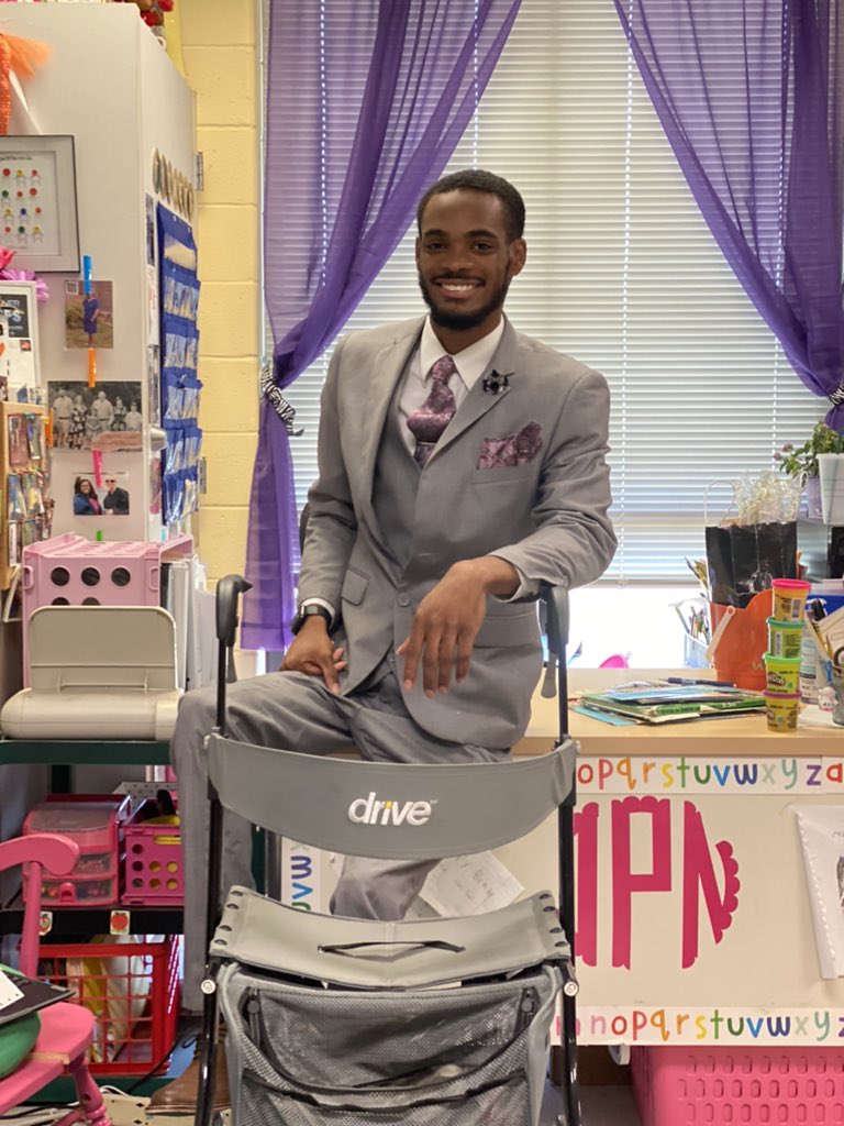 FlawsyTre's tweet image. People ask me all the time, why do you want to become an educator? The answers simple,  I wasn’t born to "just teach". I was born to inspire others, to change people and never give up; even when faced with challenges that seem impossible!
#BachelorsInDecember
#MastersLoading