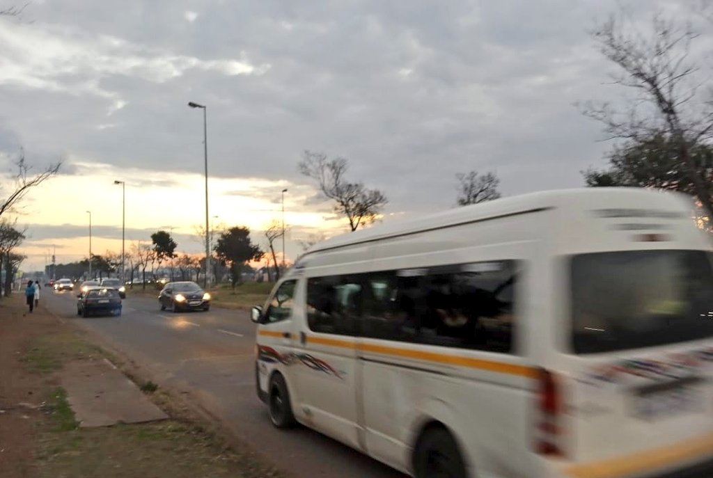 JoburgMPD's tweet photo. ⚠️ ALERT

PROTEA SOUTH
Chris Hani Rd is barricaded with rocks &amp; burning tyres btw Abu Baker Asvat Dr &amp; Midway Str next to Protea Gardens Mall. Motorists are advised to exercise caution, avoid &amp; use alternative routes. 
#JHBTraffic #JoburgRoadSafety https://t.co/myWIIRg6dD