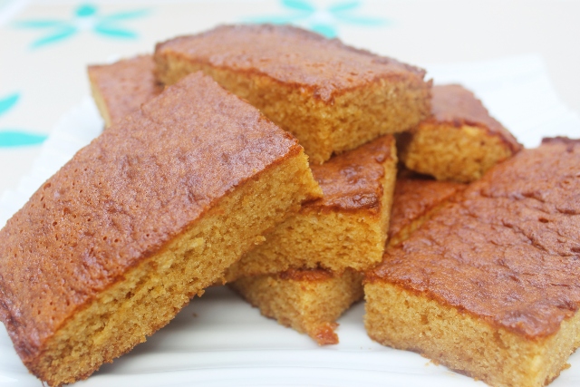 OlorAHierbabuen's tweet photo. Para la #merienda o el #desayuno nada como un riquísimo BIZCOCHO DE CARAMELO.
✅ RECETA AQUÍ---->https://t.co/j7f2XFBCmQ
#desayunosorpresas #bizcochocasero #caramelo #hechoencasa https://t.co/AAFht2McZx