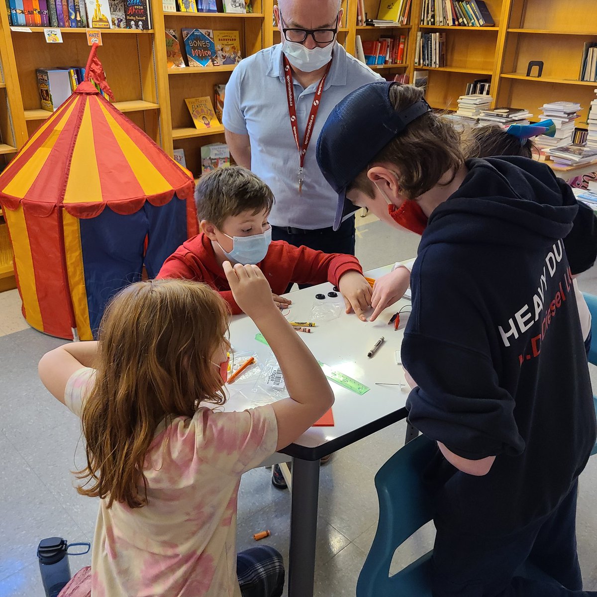 SMA_Mystic's tweet photo. K-9 students worked collaboratively to build solar powered cars on Monday - so much fun and learning happening here!! @RelayEducation @NLESDCA @LaurenGregoryNL @Lutheriam @StephOBrien6 @goodridge_mr1 #KidsEnergyFestival #RelayEducation https://t.co/wzb8MWWH3D