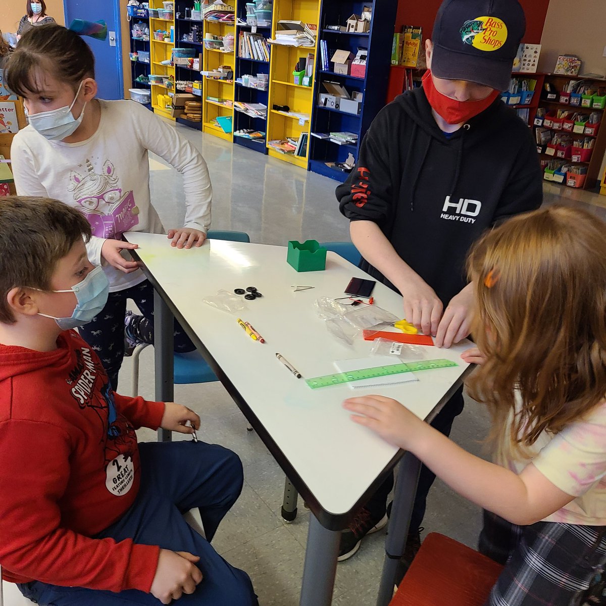 SMA_Mystic's tweet photo. K-9 students worked collaboratively to build solar powered cars on Monday - so much fun and learning happening here!! @RelayEducation @NLESDCA @LaurenGregoryNL @Lutheriam @StephOBrien6 @goodridge_mr1 #KidsEnergyFestival #RelayEducation https://t.co/wzb8MWWH3D