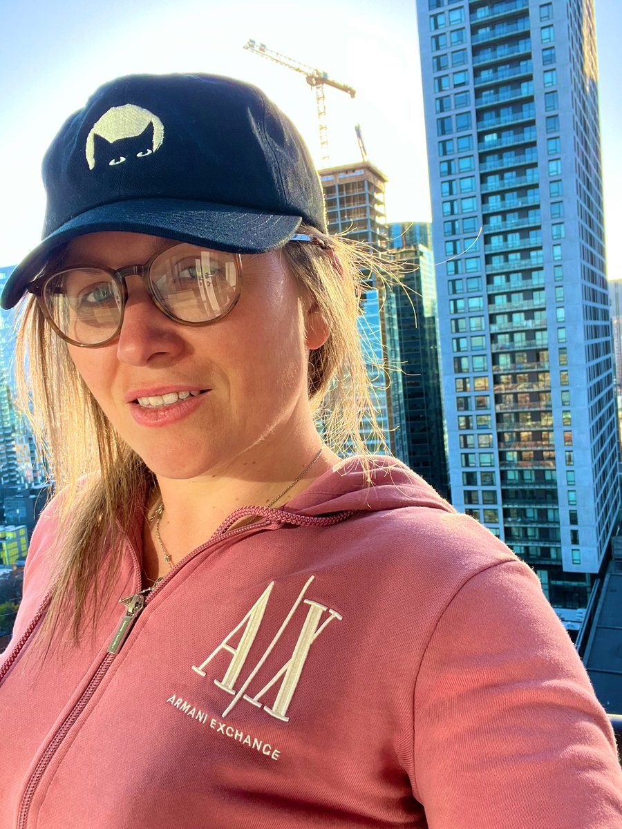 WomanBlockchain's tweet photo. Good morning - Be unapologetic for being yourself. I’m not afraid. #GangGang @GutterCatGang https://t.co/Ob6RMLDl0y