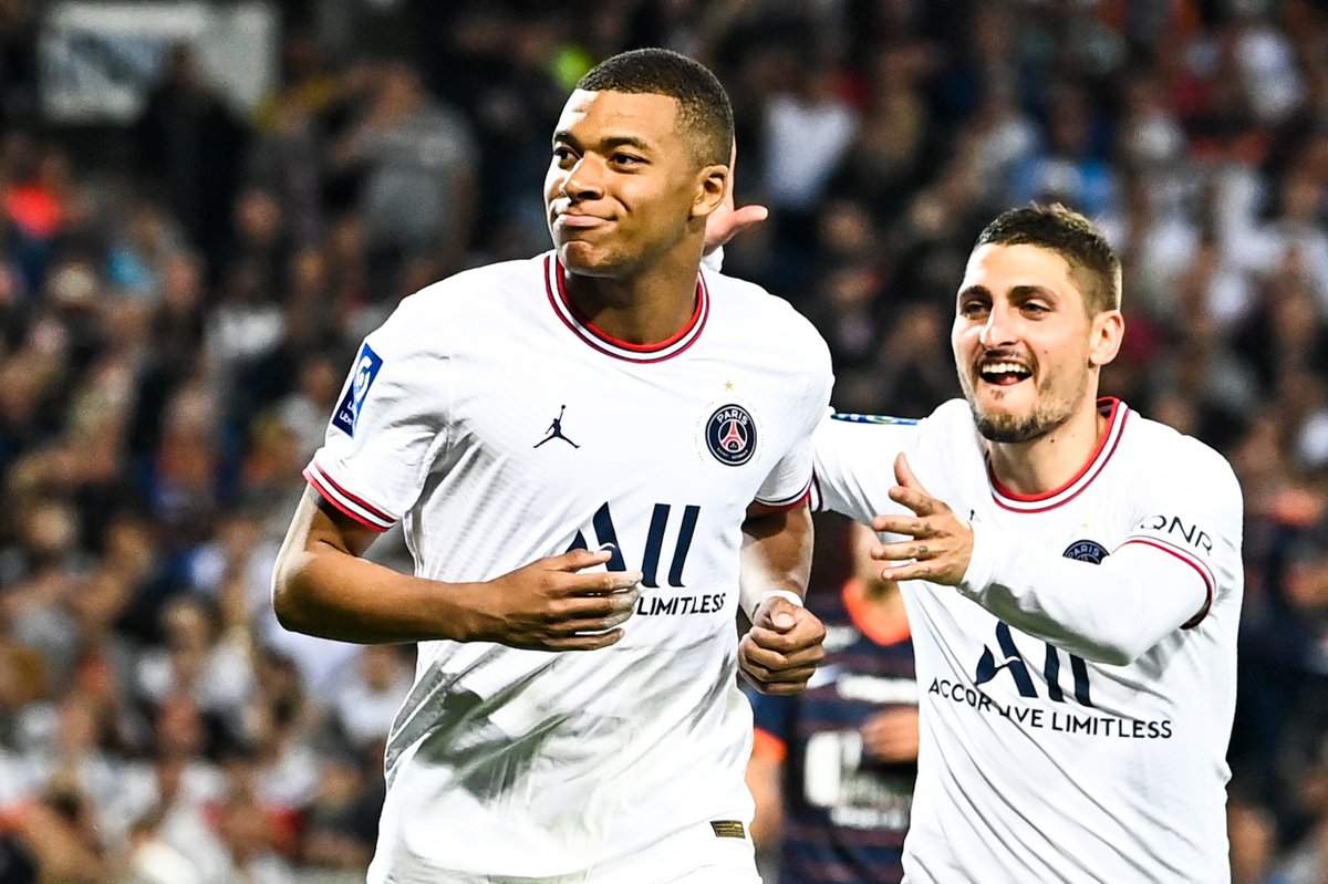 ActuFoot_'s tweet image. Verratti sur l'avenir de Mbappé :

« C’est sa décision, et je l’attends, comme vous. Quand je suis en repos et que je vois des notifications qui disent que Kylian est à Madrid, ça me donne mal au ventre. 😄 »

(@le_Parisien_PSG)