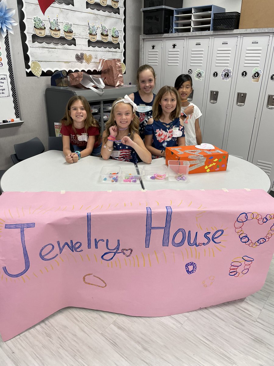 SauerSauerc's tweet photo. Second Grade Market Day was a huge success and tons of fun!! @BridlewoodES https://t.co/W7XtBT1A01