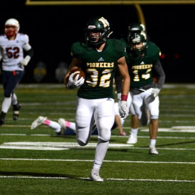 PSimmsNoSoGame's tweet photo. Charlie Barth, @Barth32Charlie 
HS: New Providence, @NPPioneers 
College: Rutgers, @RFootball 
Major: Engineering
Favorite food: Steak and eggs
Giant/Jet rookie you would want to see you play: Kayvon Thibodeaux
Game prediction: 42-21 North ⬆️ https://t.co/4cHHvzJRBV