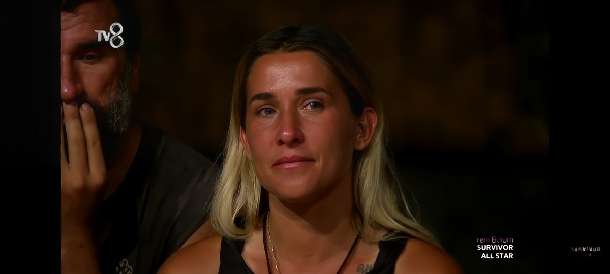 hllwinchester's tweet photo. survivorda hak adalet olsaydı sen elenmezdin kralicem seni hasta hasta verdiğin mücadeleyle hatırlayacağız gidip de halka sevimli görünmek için başkaları gibi kameralara oynamayı kendin olduğun için bir kez daha gurur duyuyoruz bizim şampiyonumuz sensin

SeniSeviyoruz SedaOcak https://t.co/eyvu6u06Up