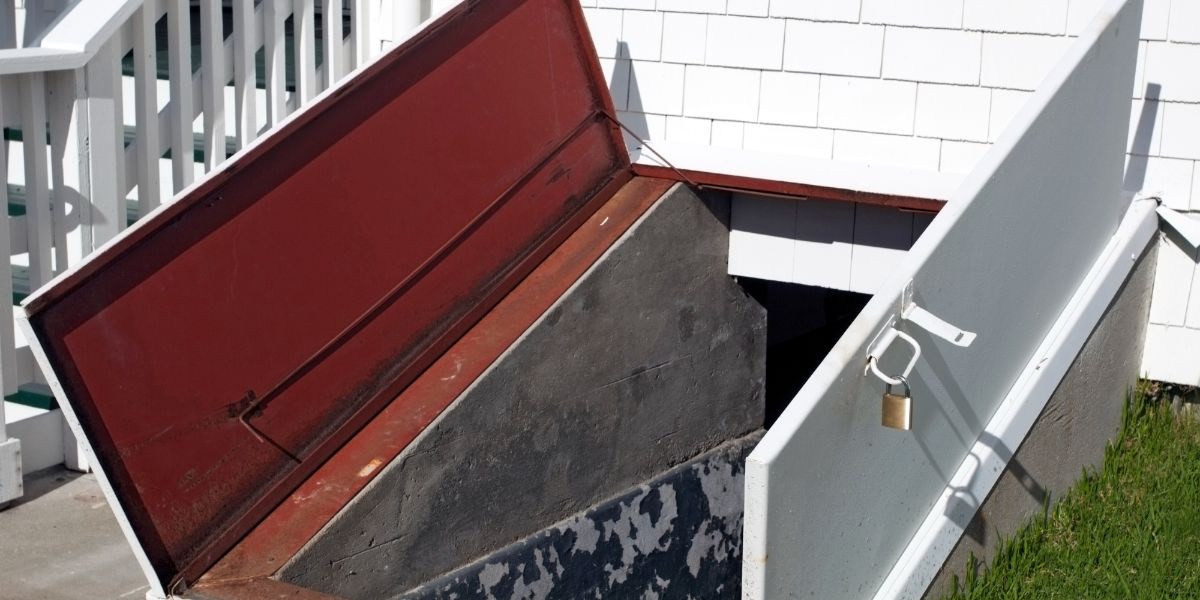 4 Steps to Take When a Tornado Warning Is Issued vlnk.io/3FYyvQZ