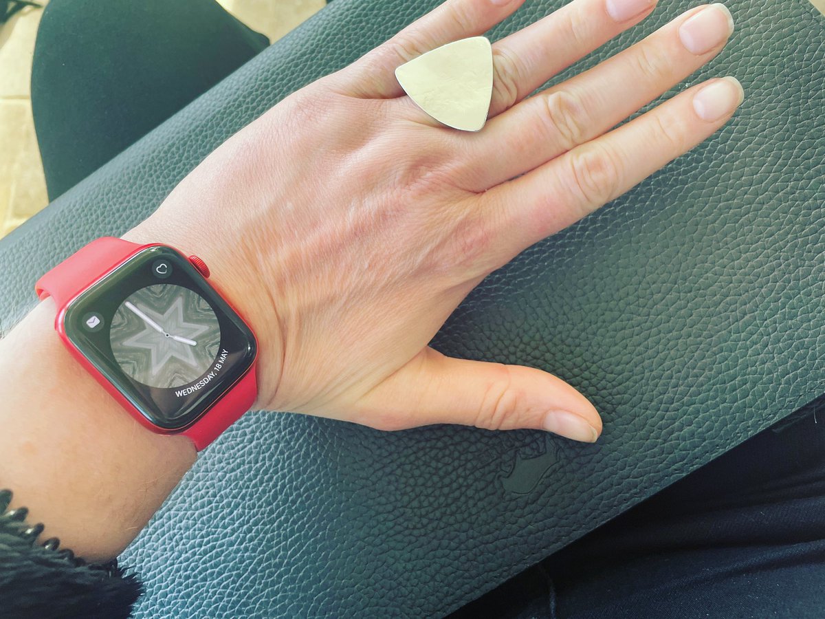 hm_morgan's tweet photo. #quickfix #temporaryfix #watchstrap #backontrack https://t.co/lJkFVcBIgQ