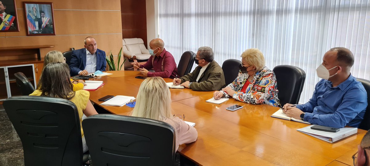 Min. Proceso Social de Trabajo (@mintrabajove) on Twitter photo #EnFotos|| El Ministro @Torrealbaf se reúne con las Viceministras, Viceministros, directores, directoras y presidentes de los entes adscritos pertenecientes al <a href="/MinTrabajoVE/">Min. Proceso Social de Trabajo</a>, estableciendo nuevos lineamientos dados por el Pdte. Obrero <a href="/NicolasMaduro/">Nicolás Maduro</a>.
#VenezuelaTierraFértil. #EnFotos|| El Ministro @Torrealbaf se reúne con las Viceministras, Viceministros, directores, directoras y presidentes de los entes adscritos pertenecientes al <a href="/MinTrabajoVE/">Min. Proceso Social de Trabajo</a>, estableciendo nuevos lineamientos dados por el Pdte. Obrero <a href="/NicolasMaduro/">Nicolás Maduro</a>.
#VenezuelaTierraFértil.