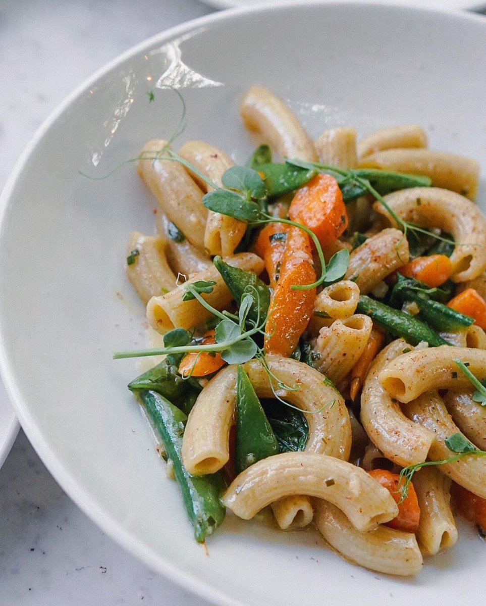 EccoMidtown's tweet photo. Best way to end a spring day is with our Black Pepper Rigatoni pasta &amp; a glass of Craggy Range Winery Sauvignon Blanc, this dish is so fresh &amp; light served with snap peas, carrots &amp; preserved lemon🍋 

Reservations here: https://t.co/JAbmsBAVza

📸: @eathereatl via Instagram https://t.co/gwexo0hzW9