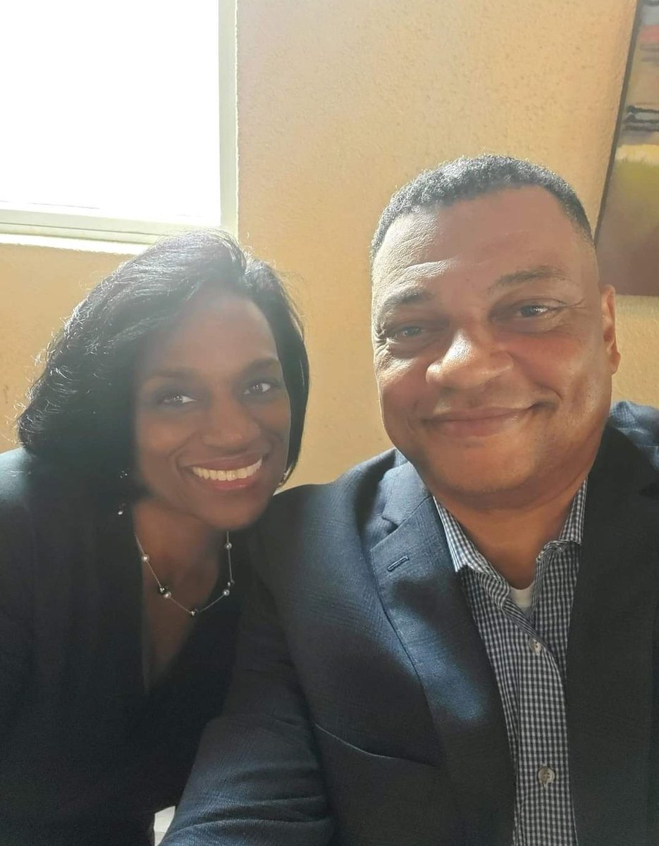 Yolanda_Goins's tweet photo. I'm smiling because I see his cape.  I promise you that my Husband is SUPERMAN.  🙌🏽 🙌🏽🙌🏽 https://t.co/9DLdwO7H7V