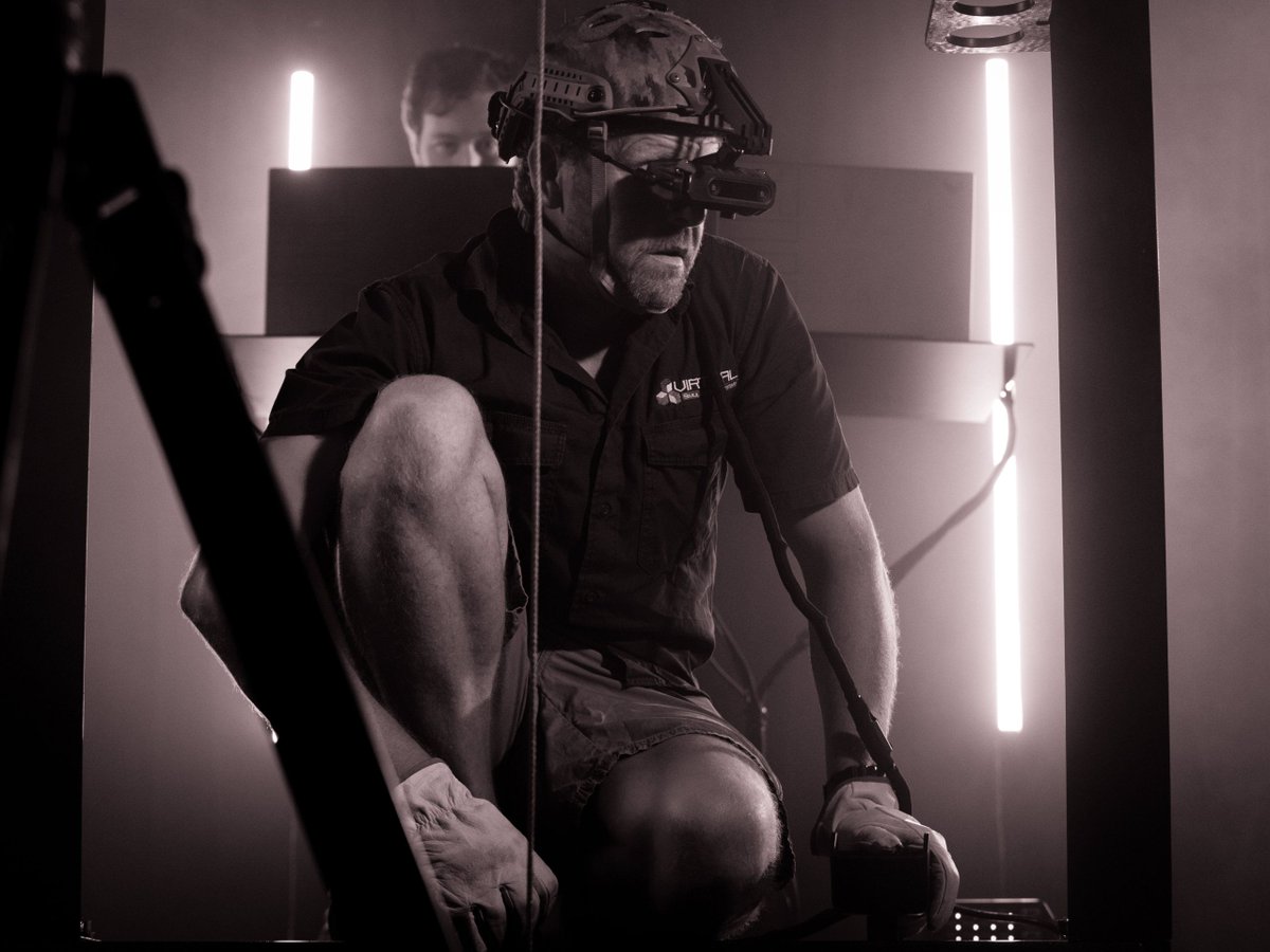 HeliSimmerPro's tweet photo. Virtual Simulation Systems announces realistic crew and hoist training systems (with video premiere): https://t.co/2omVtQYIPL

#flightsim #helicopter #training #virtualsimulationsystems #vr #VirtualReality #sar https://t.co/2ntSYwZNJc