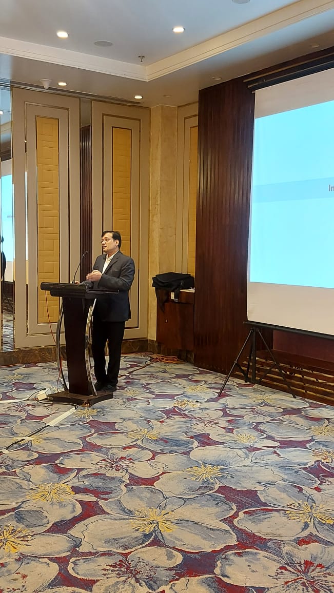 MotilalOswalPW's tweet photo. Yet another knowledge packed evening, this time in #Pune . Manish Sonthalia presenting the 'India Vision 2030'. #WinningWithKnowledge https://t.co/T85WKZ2USX