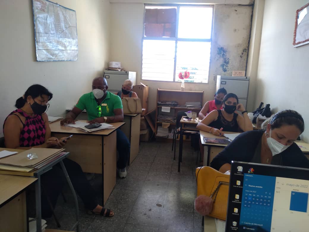 DMSaludMatanzas's tweet photo. Con el objetivo de mejorar la calidad del trabajo, trazarnos nuevas proyecciones e ir trabajando en las deficiencias detectadas tuvo la supervisión del Equipo de Registros Médicos y Estadística de la #DMSMatanzas al Policlínico Carlos Verdugo
@WongCorrales
@SuselyMorfaG https://t.co/Lg0foCp6SS