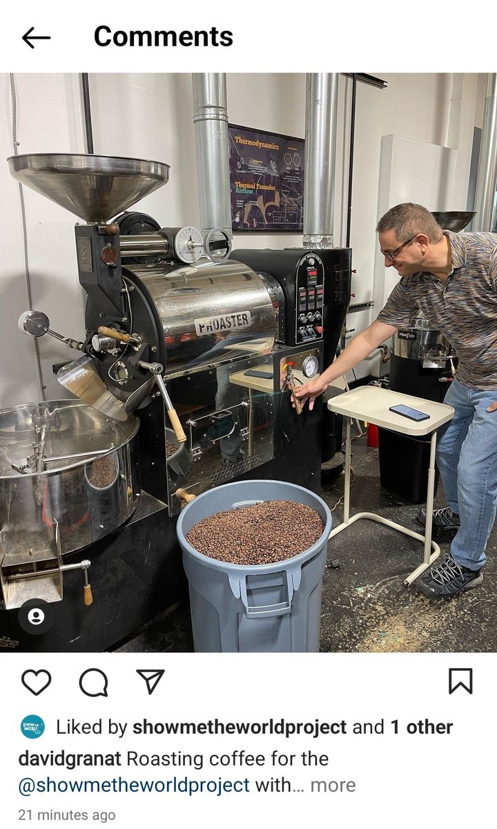 mrchisom's tweet photo. Started my morning drinking fresh roasted @showmetheworldp coffee. I had the pleasure of giving my good friend David a hands-on roasting experience. Nothing like great coffee with great people ๐ช๐พโ๏ธ
#coffeelover #coffeetime #masterroaster #costarica๐จ๐ท https://t.co/hFFJPRRsis