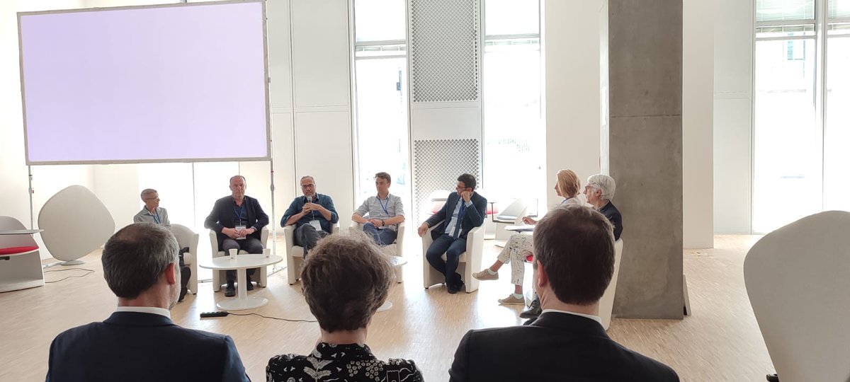 GTnumerique_ND's tweet photo. Table-ronde autour du Chantier #NotreDame au salon des #InnovativesSHS sur le Campus Condorcet à Aubervilliers avec la participation de Fabrice Boudjaaba, Mylène Leitzelman, Pascal Liévaux (modérateurs) et Livio de Luca, Eloi Gattet, Mylène Pardoën et Dany Sandron (intervenants) https://t.co/3gkLyUTzc0