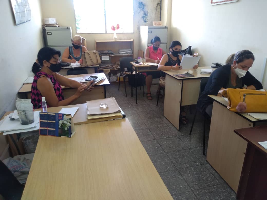 DMSaludMatanzas's tweet photo. Con el objetivo de mejorar la calidad del trabajo, trazarnos nuevas proyecciones e ir trabajando en las deficiencias detectadas tuvo la supervisión del Equipo de Registros Médicos y Estadística de la #DMSMatanzas al Policlínico Carlos Verdugo
@WongCorrales
@SuselyMorfaG https://t.co/Lg0foCp6SS