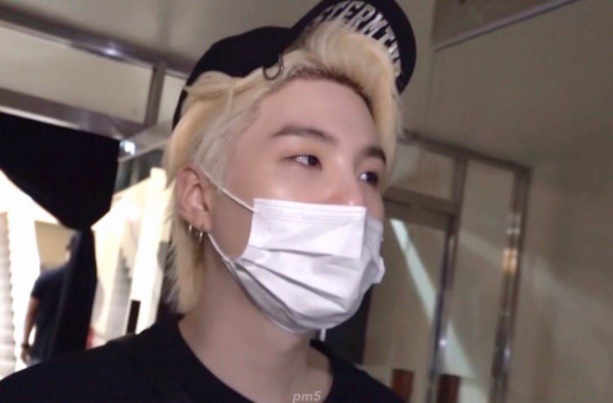 pm5_twt's tweet image. 📷소우주 making film #SUGA