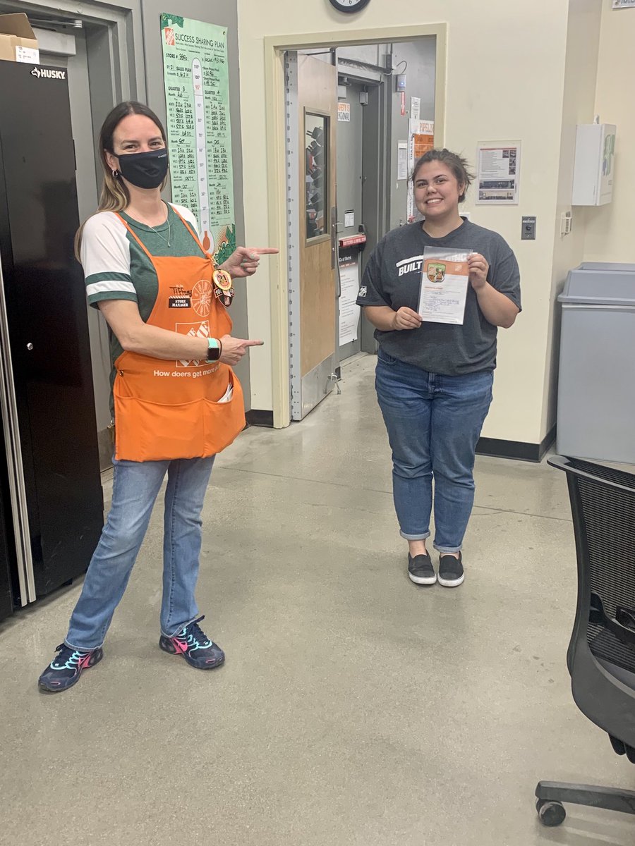 kelly_broyles's tweet photo. Super Tiera getting some big props for an OUTSTANDING Ops Walk with ⁦@GahannaHD⁩!! Rocked a 92.1% Online SAT last week too!! 👊 ⁦@daisycow824⁩ ⁦@Sean_Monty_⁩ ⁦@chipmandl⁩ #GemCityPride 💎 https://t.co/52fjQkd3at