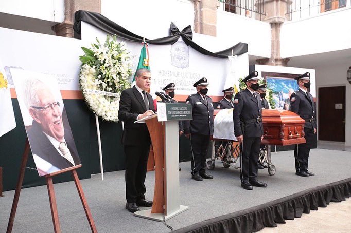 Hoy en Palacio de Gobierno nos reunimos para dar el último adiós a un coahuilense ejemplar, nuestro amigo el ex Gobernador Eliseo Mendoza Berrueto.