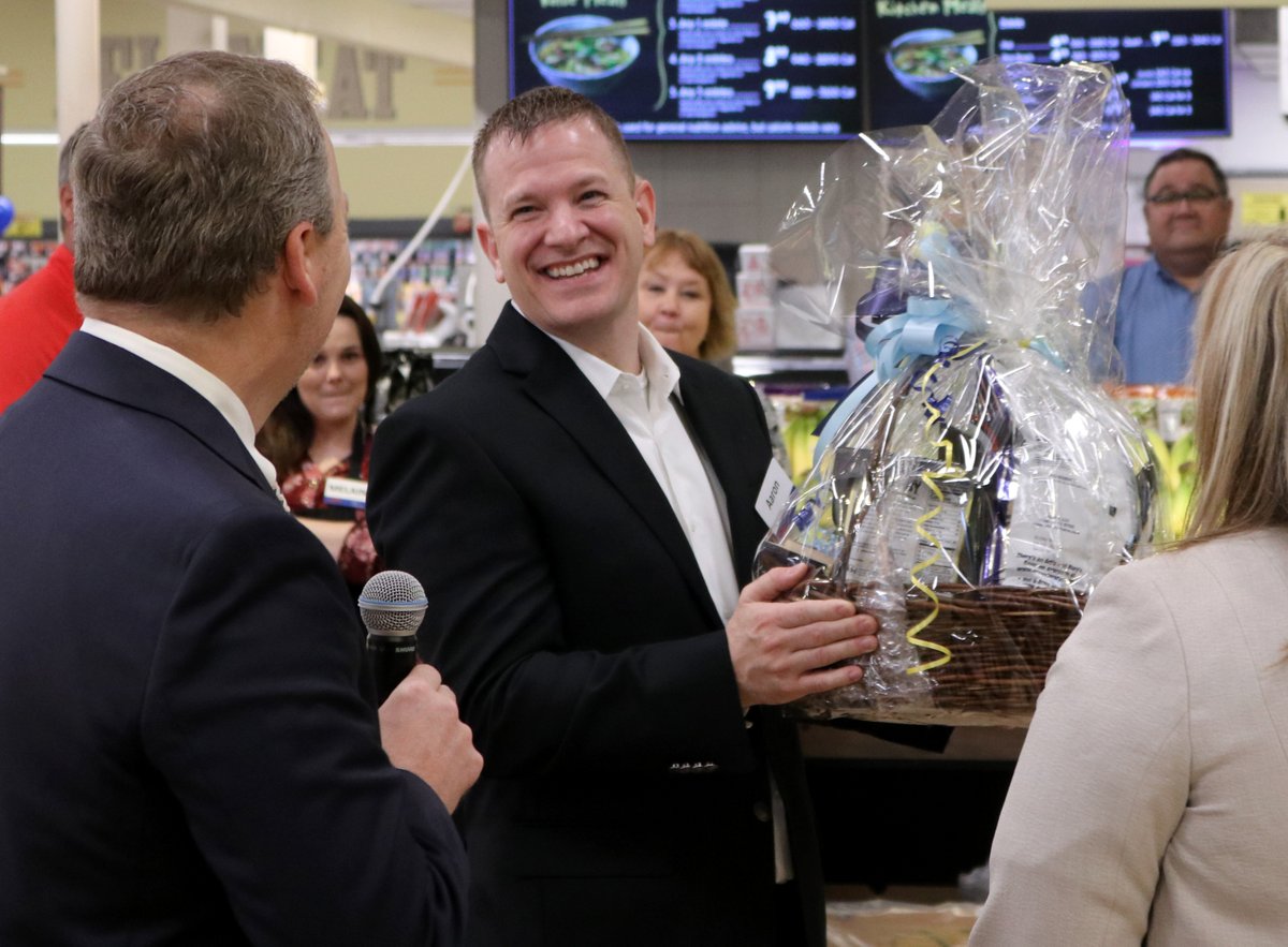 ChamberWichita's tweet photo. Congrats to Dillons on finishing a remodel of its store at Maple and 135th in west Wichita. Dillons also donated $1,500 to USO Kansas at the ribbon-cutting today. https://t.co/NQtL2ldWz5
