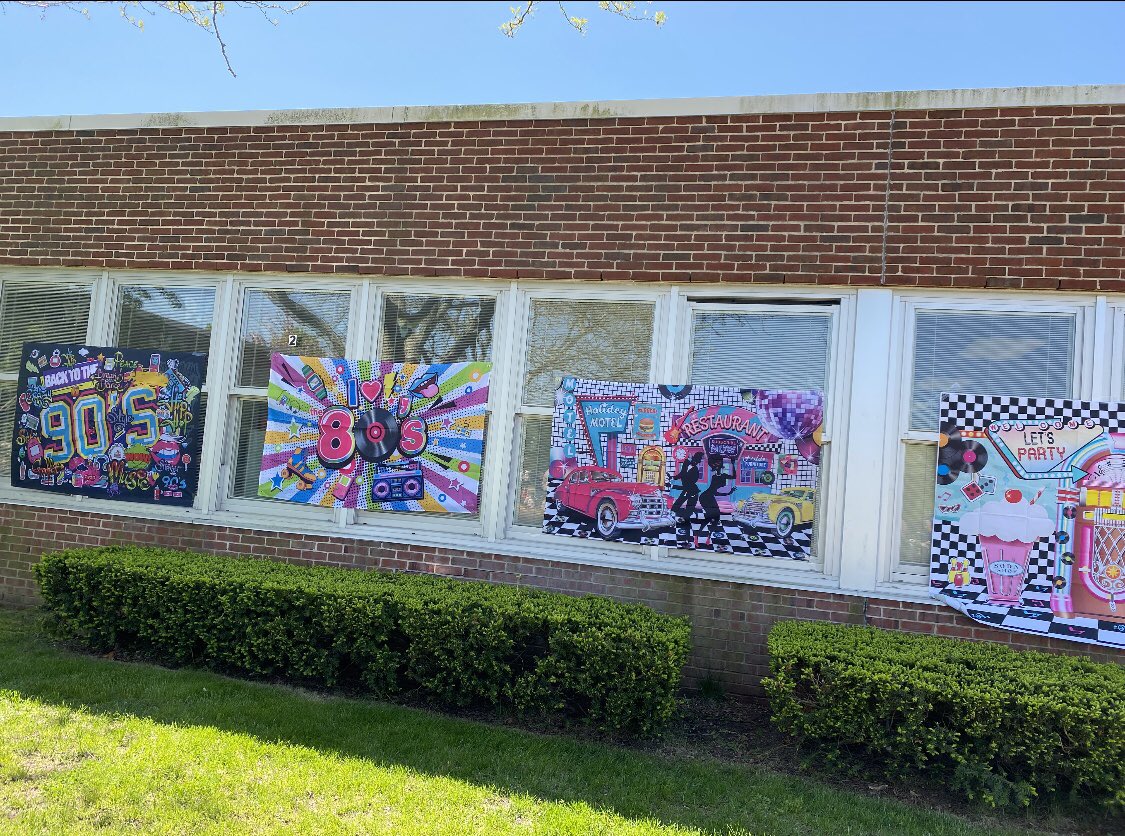 Rocking the Decades Concert with 4th Graders #WeAreHB #HBStrong <a href="/HamptonBaysES/">Hampton Bays ES</a>
