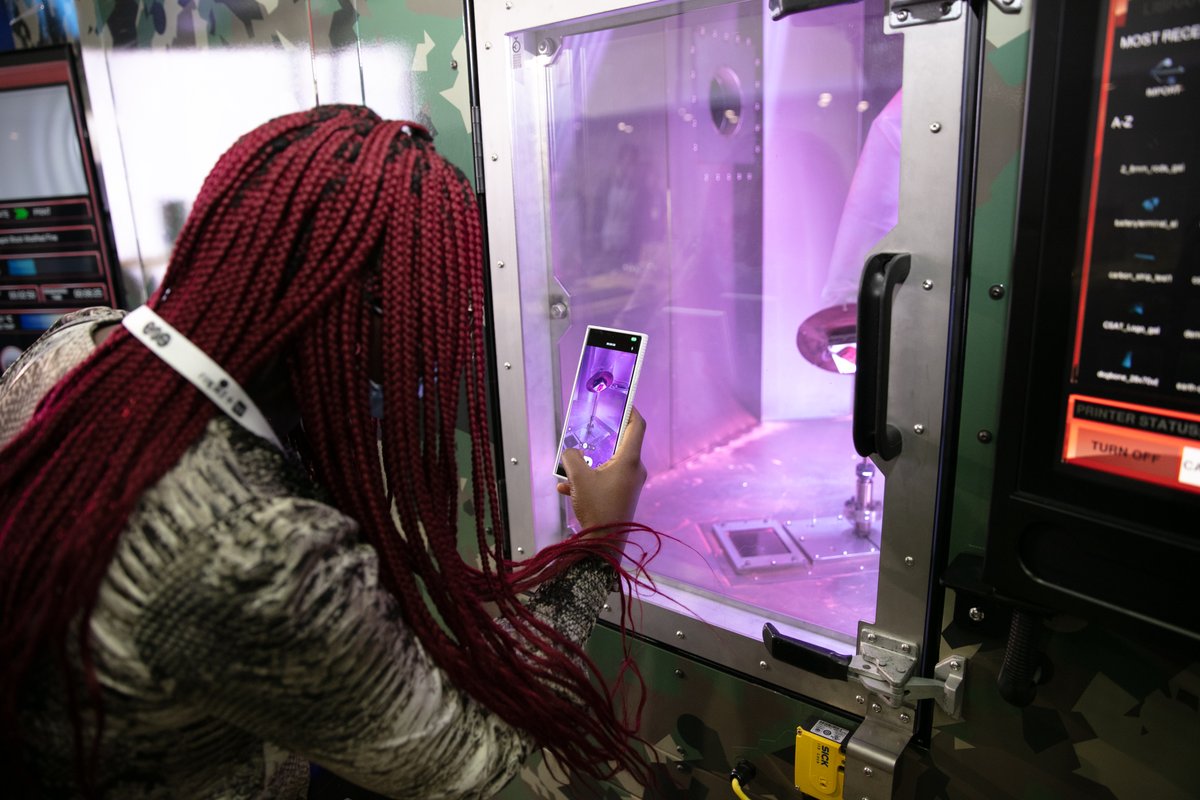 OfficialSPEE3D's tweet photo. Things are ramping up at Rapid! At booth 1901 dozens pass by our LightSPEE3D metal 3D printer to witness the incredible speed, printing parts in just minutes!
#Rapidevent2022 #Rapidevent #3Dprinting #additivemanufacturing #manufacturing #coldpsray @RAPID_Event https://t.co/4auUNoDVeS
