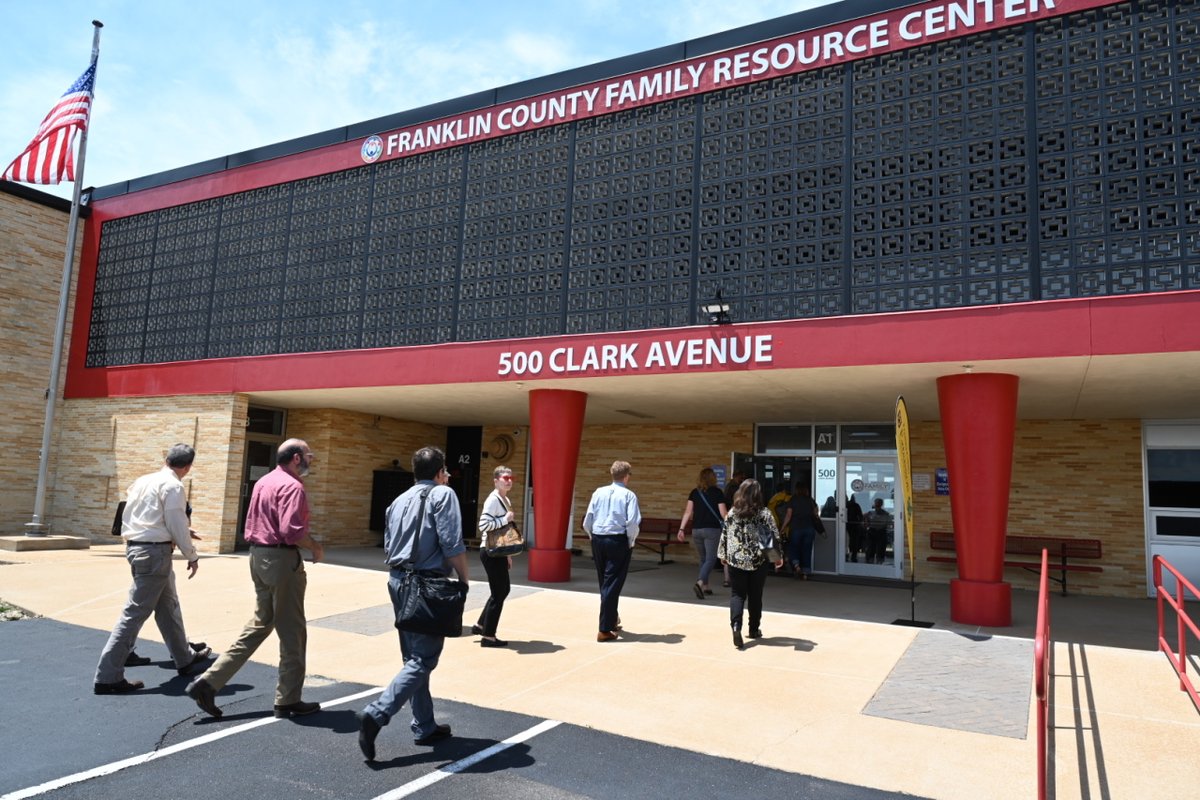 MarshallStewart's tweet photo. Next stop on the East Central Region tour bus was Franklin County. @Mizzou deans and administrators visited the Franklin County Family Resource Center where we learned about the workforce development efforts in the area. @MUExtension #ExtendMU https://t.co/EMaQMQo9Dv