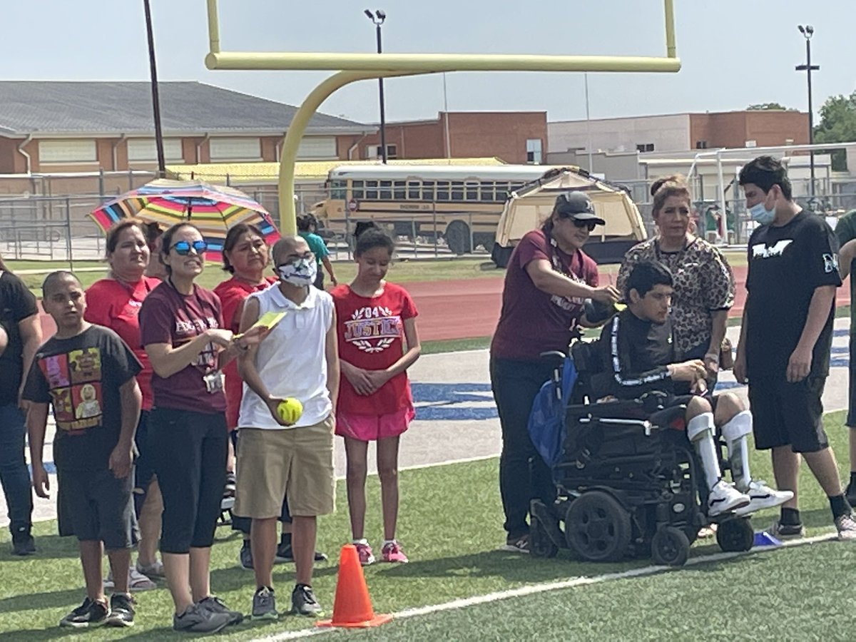 Special Olympics happening now!! Our students showcasing their amazing skills and talents!!!#eisdspecialolympics #proudofourstudents @StaffordEISD @JFKennedyHighS