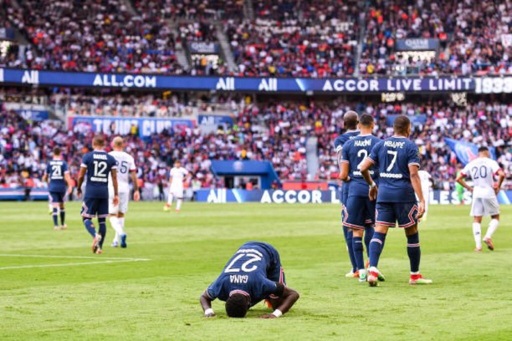 ahmed_99_samir's tweet photo. All Muslims are with you and with all the players who will take the same great attitude

Proud of you ❤❤
@IGanaGueye
 #WeareallIdrissa #فخر_المسلمين https://t.co/d4XZFXjrtC https://t.co/8TWQP61aLb