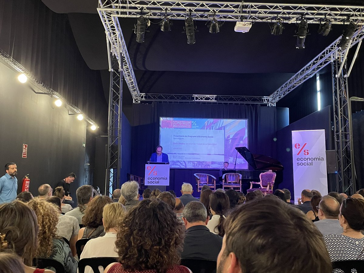 LaboriaMarc's tweet photo. Avui hem pogut presentar la Comunalitat de Terrassa #BarriFutur en el marc de la presentació del Prog. d’ESS del @treballcat
Jornada de treball plena d’energies que ens ha permès conèixer els 22 projectes de Comunalitats que arrenquen a tot el país ✊🏾
#EcosistemESS
#Construim https://t.co/LpRJDtkgtL