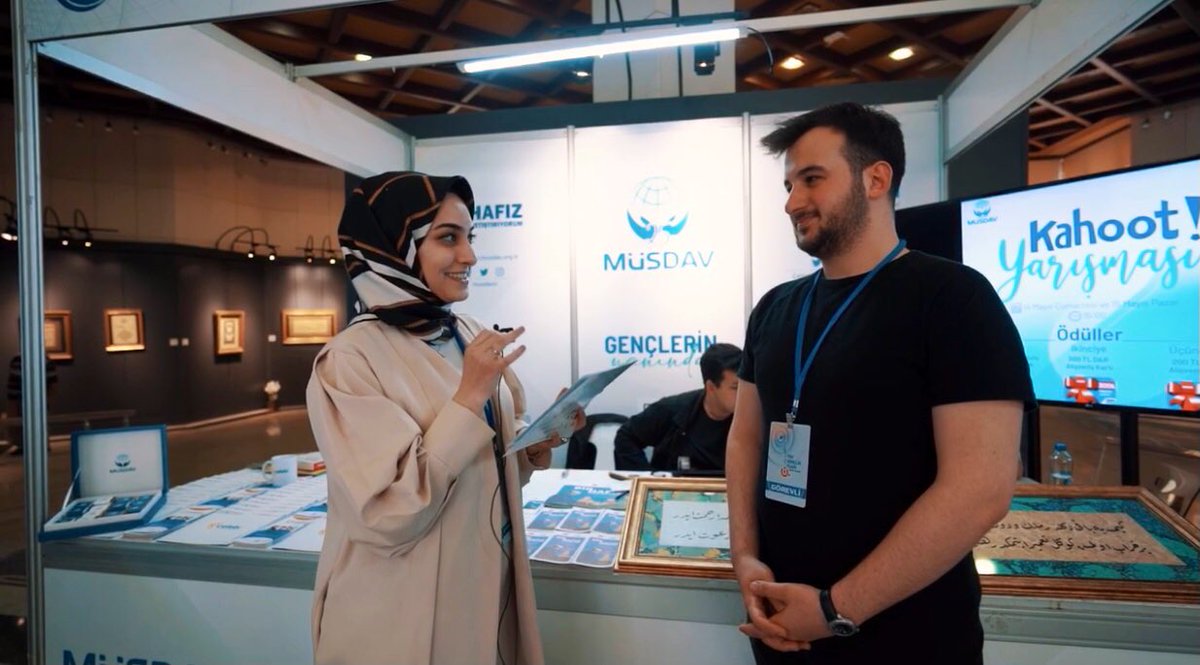 TDVKAGEM's tweet photo. TDV Gençlik Fuarı Katılımcılarımıza Sorular Sorduk..

📌Denge ve Âlem sizin için ne ifade ediyor❔

Gelin, kıymetli gençlerimiz nasıl cevaplar vermiş beraber izleyelim :)👇🏻 

#gençlik1alem 
@DiyanetVakfi 

https://t.co/AWrt9Ugud4 @YouTube https://t.co/FX2AAdYlPg