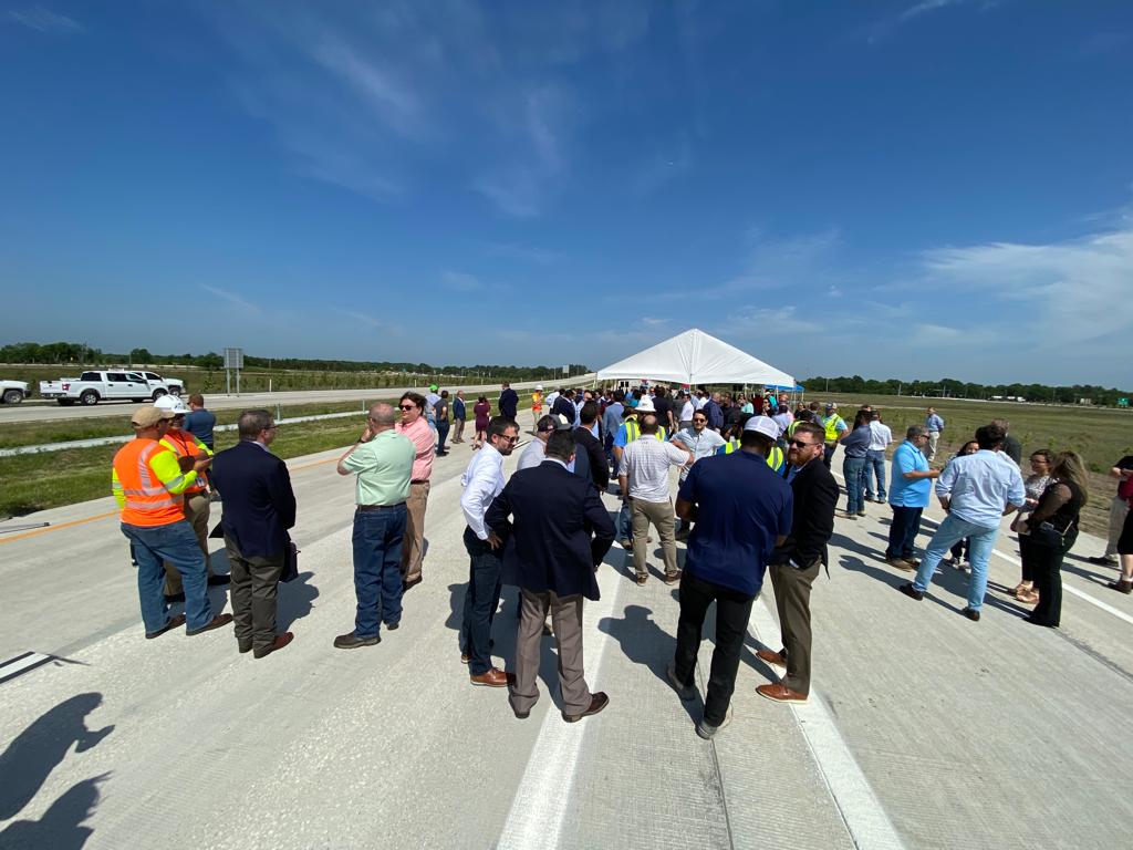 igastonnajarro's tweet photo. Today we are celebrating the opening of the #SH99 Grand Parkway Project with @TxDOT partners @Ferrovial and @webberllc. This new highway will improve connectivity within the existing transport network and reduce congestion. Congratulations to the team! https://t.co/SZp1WeDZXD