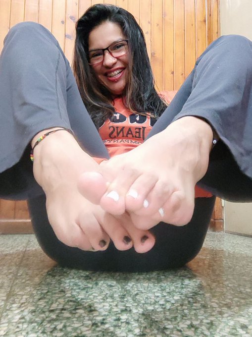 B&eacute;same el piercing 💥💦💥🔥☯ #feetmodel #Feet #feetworshi̇p #FeetWorshiping #solesfeet #feetcontent #feetgram<a href="/tag/feetmodel"class="tags">#feetmodel</a><a href="/tag/feet"class="tags">#Feet</a><a href="/tag/feetworshi%CC%87p"class="tags">#feetworshi̇p</a><a href="/tag/toes"class="tags"><span>#toes</span></a><a href="/tag/soles"class="tags"><span>#soles</span></a><a href="/tag/solesfeet"class="tags"><span>#solesfeet</span></a><a href="/tag/contentsale"class="tags"><span>#contentsale</span></a><a href="/tag/feetpics"class="tags"><span>#feetpics</span></a>