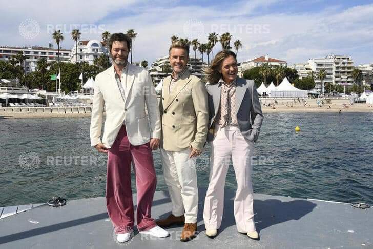 traceywray's tweet photo. Seeing these guys together again is so special! Its been a long wait!🥰🤩 @takethat @OfficialMarkO @GaryBarlow @HowardDonald https://t.co/B6pQIpELUf