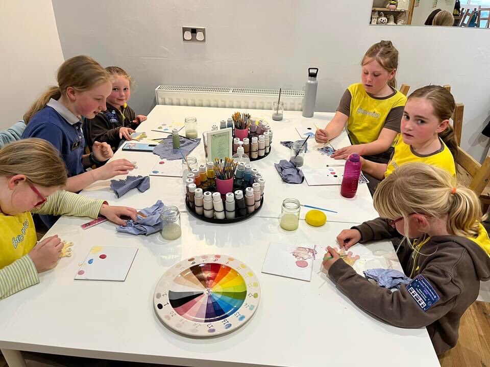 2ndWhittle's tweet photo. We had a fab time pottery painting last night 🎨. Hopefully our Platinum Jubilee crown coasters will be ready for our Jubilee party next week!🇬🇧🎈

@Girlguiding_NWE @Girlguiding https://t.co/MYRF91xI5W