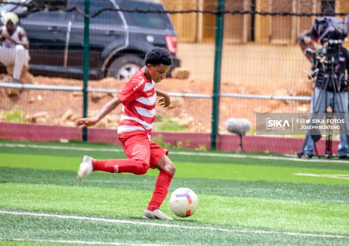 SportsAcademy_L's tweet photo. A very special Birthday wish to our Skipper @AnimaNaomi1... God bless you for your service...🎂🎂🎂 https://t.co/Pbeq0WTbWj