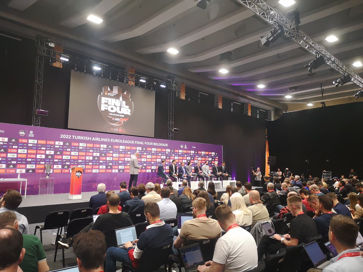 Día 1 Final four <a href="/EuroLeague/">EuroLeague</a>. Rueda de prensa, premios a los jugadores y exposición tema tesis para el Master #MBA #EuroLeague #vytautasmagnusuniversity