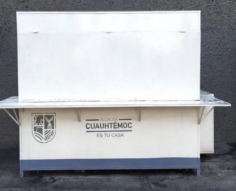 La <a href="/AlcCuauhtemocMx/">Alcaldía Cuauhtémoc</a> junto con <a href="/SandraCuevas_/">Sandra Cuevas</a> borraron todos los rótulos en los puestos de la Cuauhtémoc, esto significa borrar parte de la gráfica popular de nuestro pais #conlosrotulosno