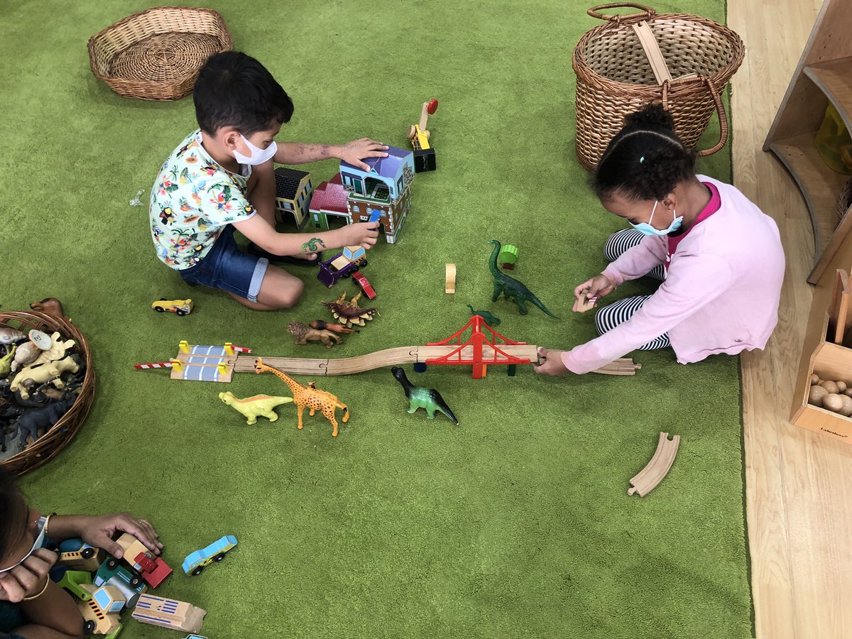jayuraju's tweet photo. Train track construction in progress in our EY class 
#AISCInTheClassroom #AISCElementary #AISCPlaychoice https://t.co/ytl1Q9zdsu