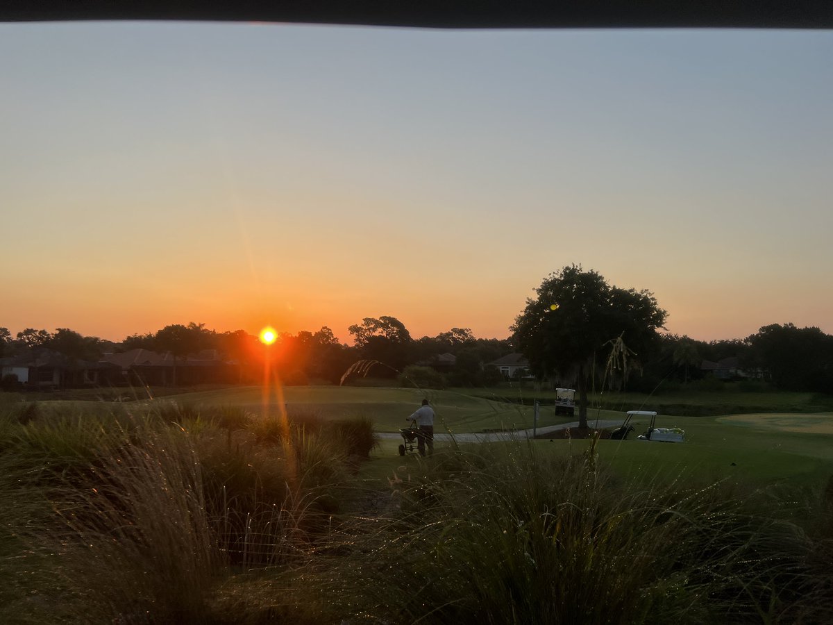 Tom_Taylor1421's tweet photo. Weather was perfect for @rljservicesinc #ronstar app on the #Wanamaker @PGAVillage #PGAGolfClubAgronomy was out behind him tying in and we were done by 10am https://t.co/I5SKOlbjTT