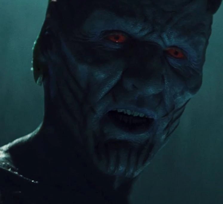 inaribriana's tweet photo. Who on Marvel’s creative team went over to Game of Thrones and created this madness??? #MarvelMarathon #Thor https://t.co/dWoOfTg6PJ