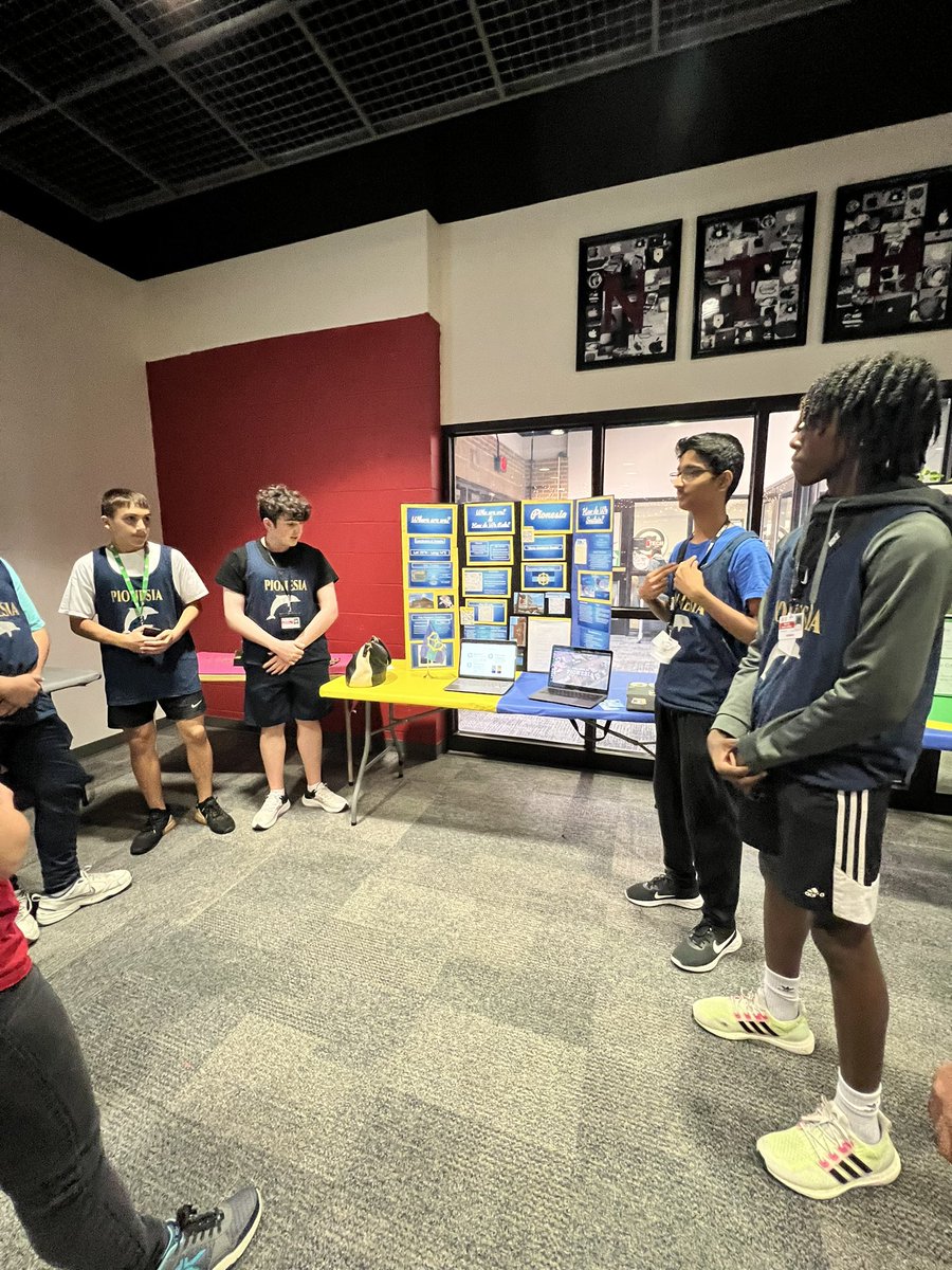 <a href="/DanaeBoyd/">Danae Boyd</a> never ceases to amaze me with her creative Rookie projects! Microcon is a HUGE success! <a href="/NewTechCoppell/">New Tech High @ Coppell</a> #nthctribe