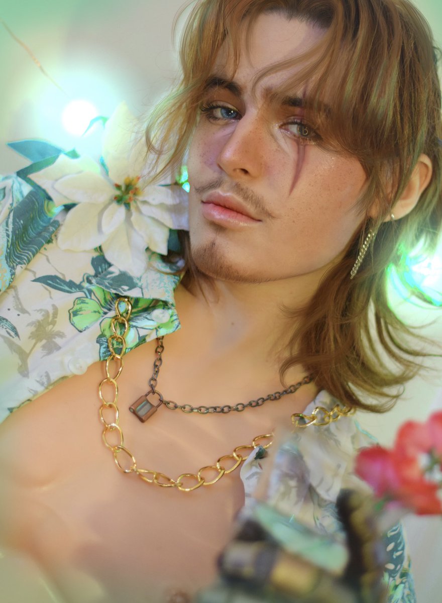 seaswallowsall's tweet photo. I’m finally able to post my summer Jose pieces for @idvbreaktime zine, leftover sales open today if anyone is interested 🍹 https://t.co/Fn5fcEljsV