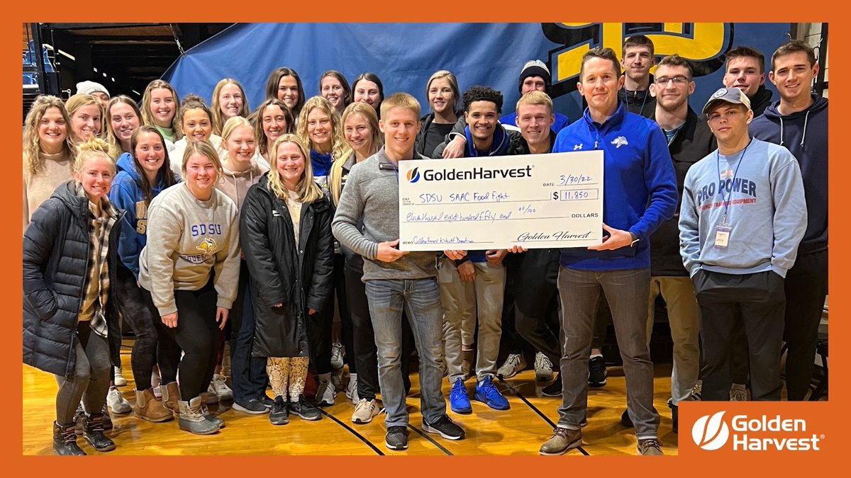 GldnHarvest's tweet photo. At #GoldenHarvest we listen to growers' needs. @GoJacksSDSU Student-Athlete Advisory Committee listened to the community’s needs and partnered with Golden Harvest® to make an $11,850 donation to the Brookings Food Pantry. #ThisIsHowWeListen https://t.co/nrYDx7U49K