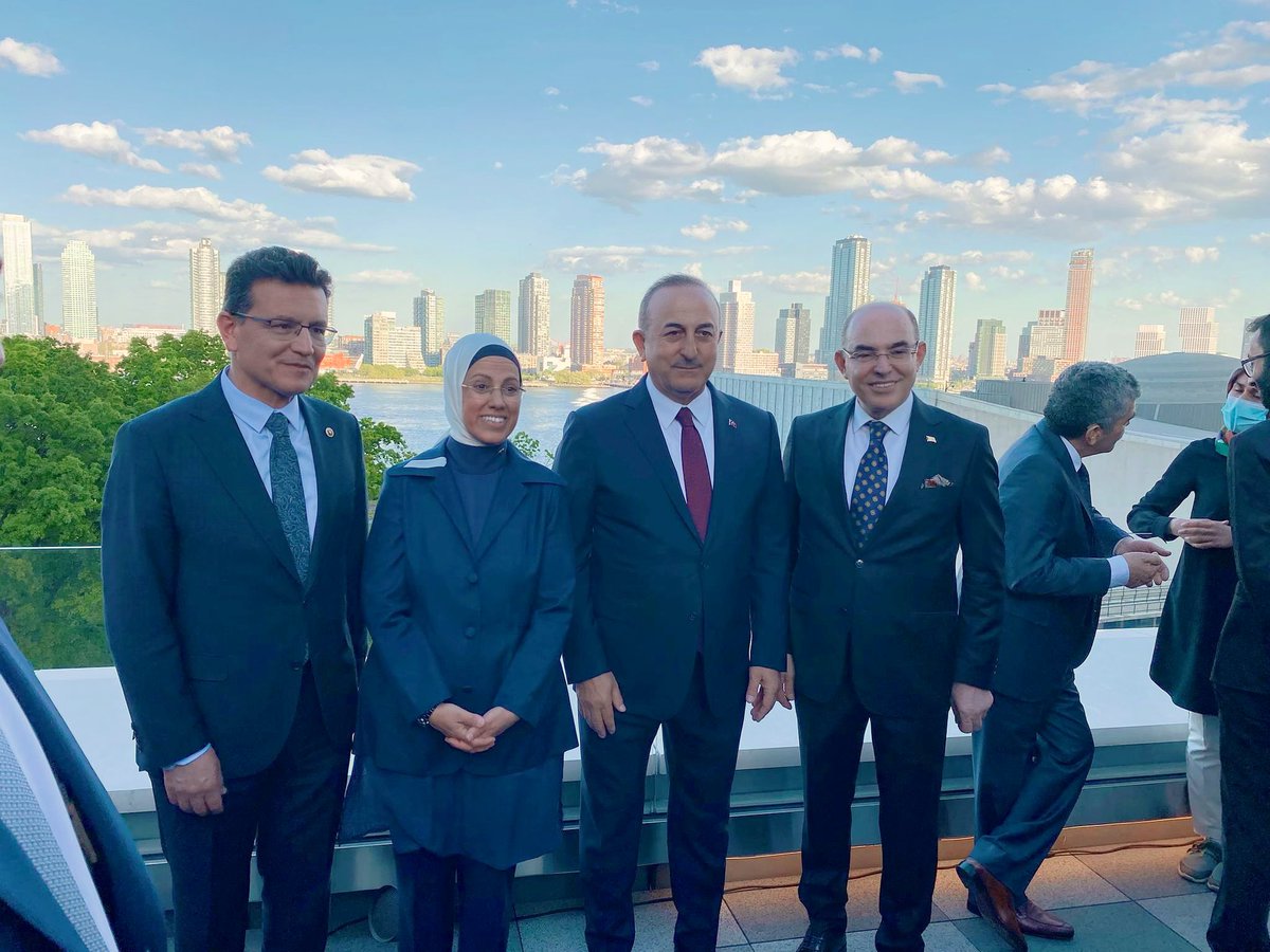 Dışişleri Bakanımız Sn. Mevlüt Çavuşoğlu’nun Türk-Amerikan toplumu üyeleriyle bir araya geldiği New York Türk Evimizdeki toplantıya katıldık.

<a href="/MevlutCavusoglu/">Mevlüt Çavuşoğlu</a> : “Dünya barışına katkı sağlamak için çalışıyoruz.''